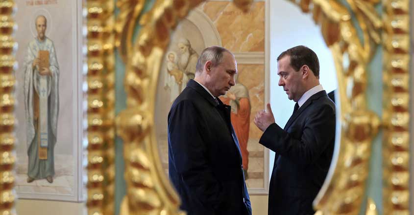 vladmir-putin-dmitry-medvedev vladmir-putin-dmitry-medvedev