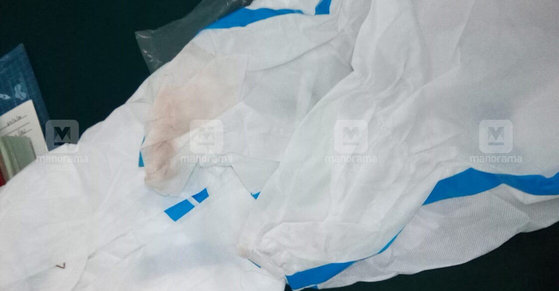 blood-stains-on-ppe-kit blood-stains-on-ppe-kit