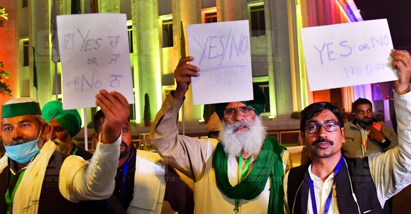 farmers-protest-placards farmers-protest-placards