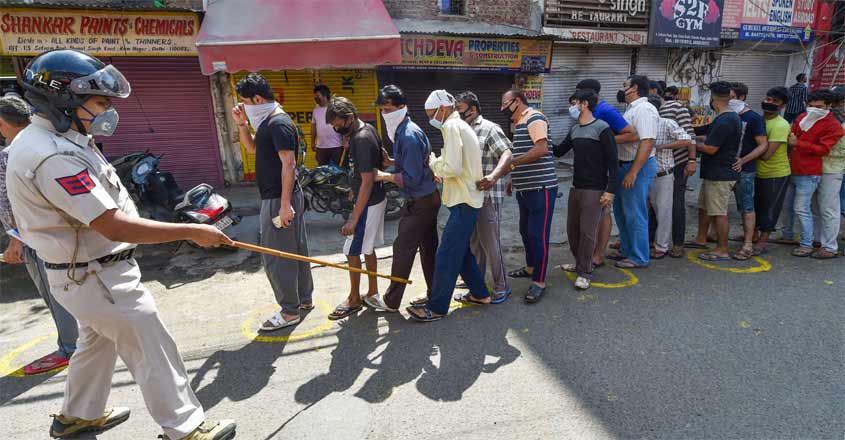 delhi-liquor-queue