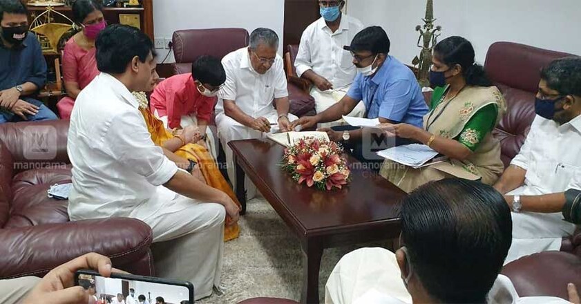 riyas-veena-pinarayi-vijayan riyas-veena-pinarayi-vijayan