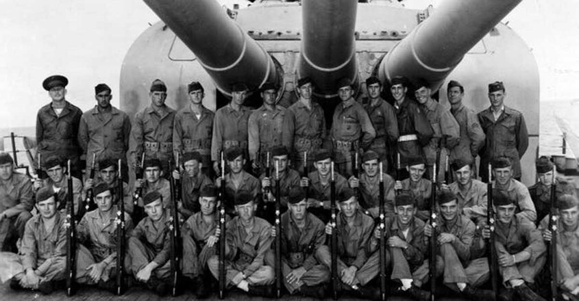 uss-indianapolis-sailors uss-indianapolis-sailors
