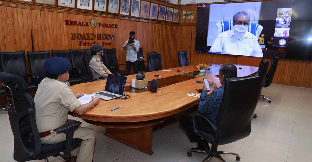 ഡിവൈഎസ്പിമാരുടെ നേതൃത്വത്തില്‍ 25 പുതിയ പൊലീസ് സബ് ഡിവിഷനുക ...