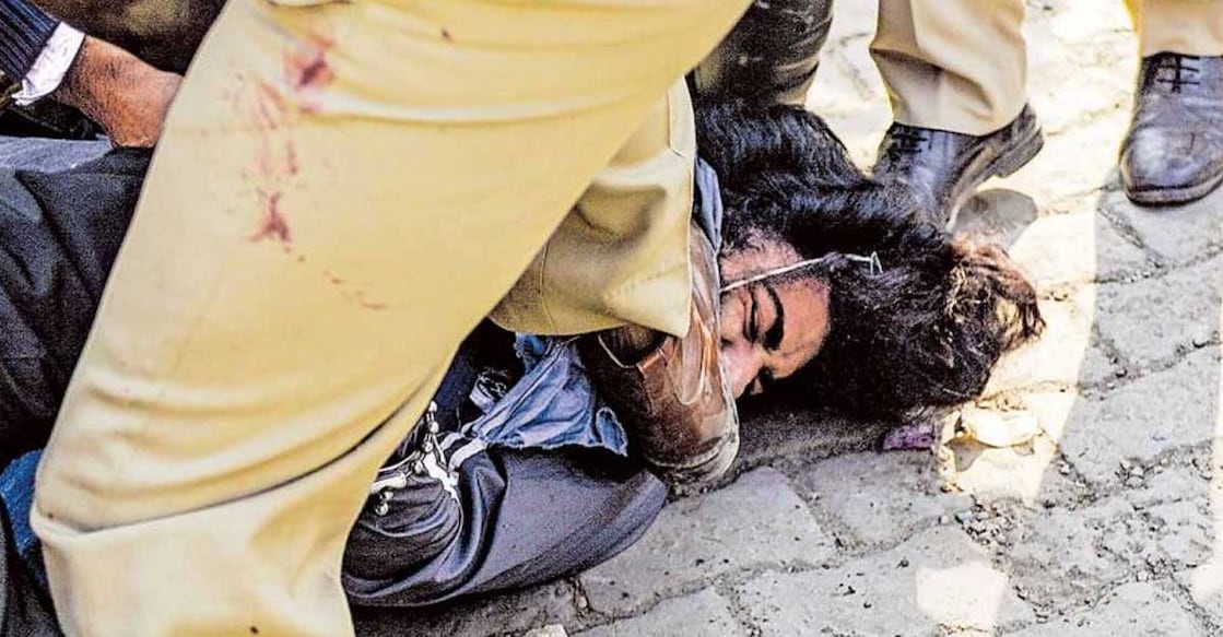 1200-police-attack-farmer 1200-police-attack-farmer