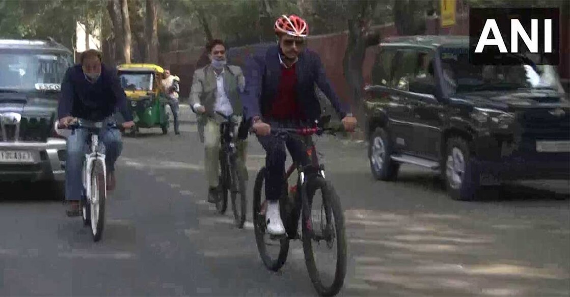 robert-vadra-cycle