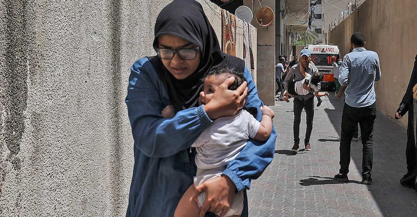 Civilians evacuation | Gaza | (Photo by MAHMUD HAMS / AFP) Civilians evacuation | Gaza | (Photo by MAHMUD HAMS / AFP)
