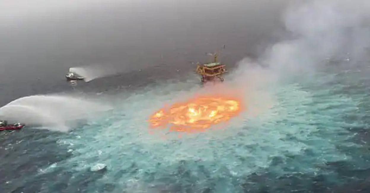 Leak in fuel pipe;  Sea on fire in Mexico: video |  Mexico fire