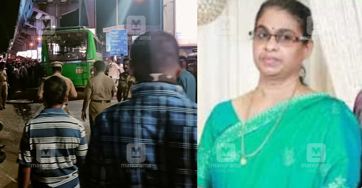 A scooter was knocked down during a bus race; Mother died, daughter injured Accident