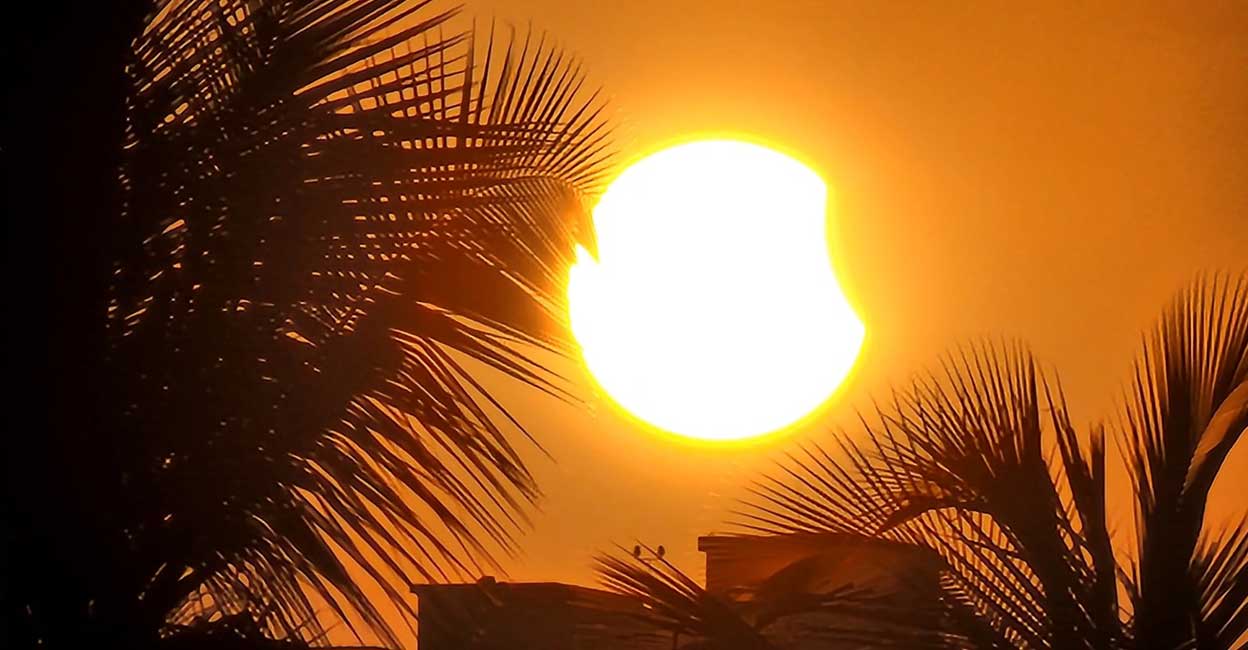 Solar Eclipse | Bengaluru | (Photo - Twitter/@dhruvch49720181)