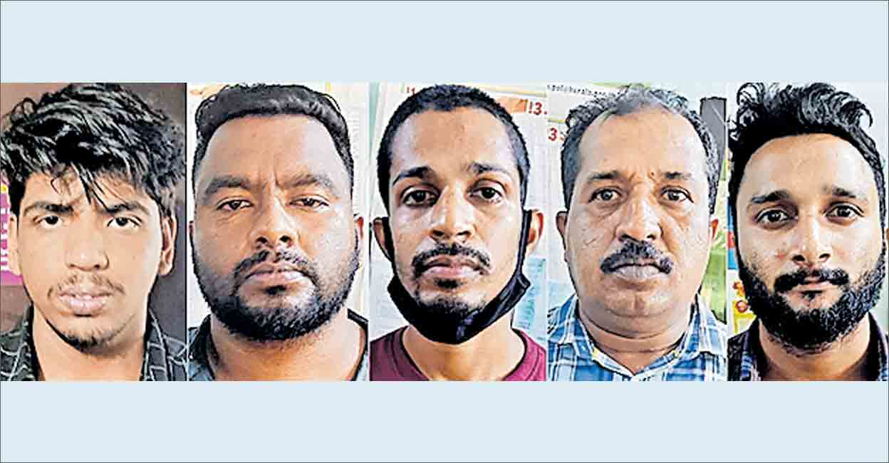 5 people including the gold smuggler and those who came to extort were arrested by the police – Gold Smuggling |  Shutdown Malayalam News, Kerala News |  Manorama online