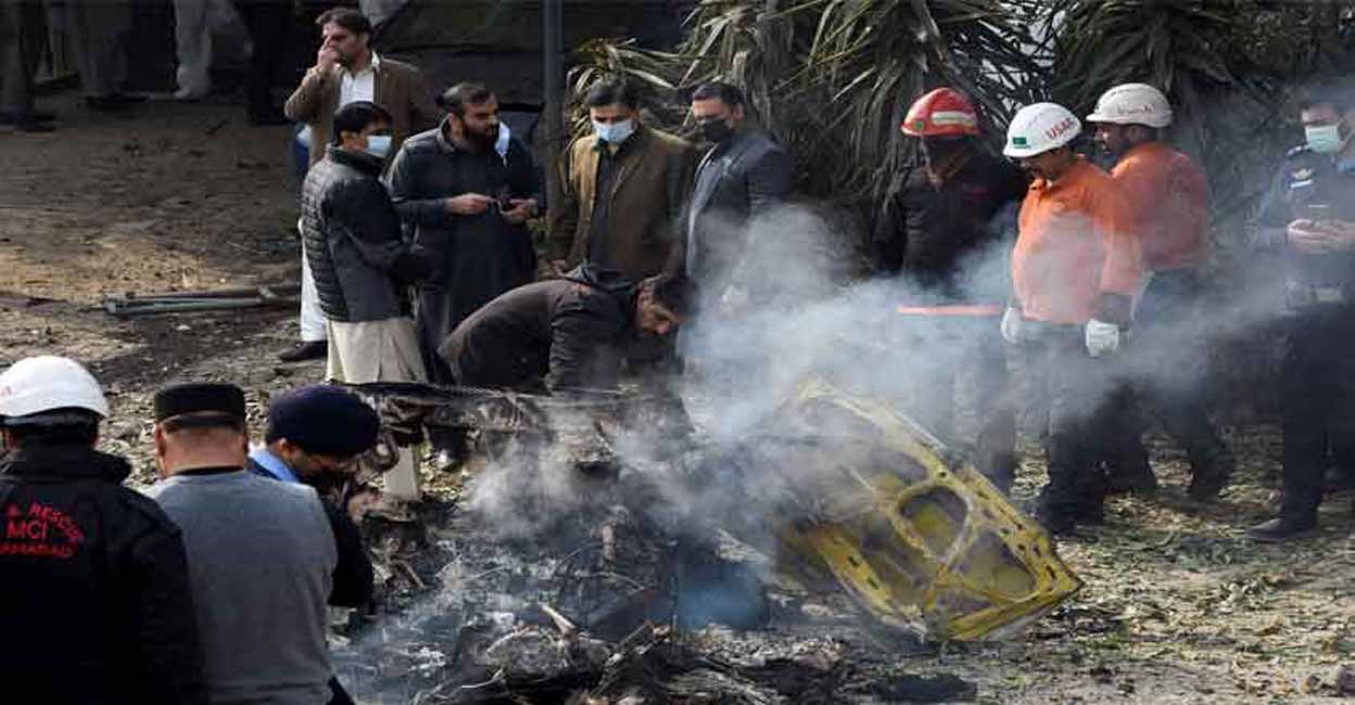 Bomb Blast In Pakistan During Car Inspection: Policeman Killed ...