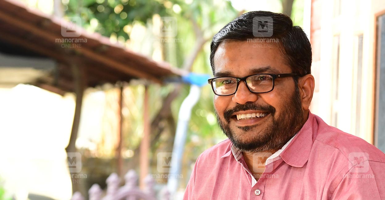 ‘ചേരികൾ മറയ്ക്കുന്നതല്ല‌, അവിടുള്ള മനുഷ്യരെ പുനരധിവസിപ്പിക്കുന്നതാണ് ...