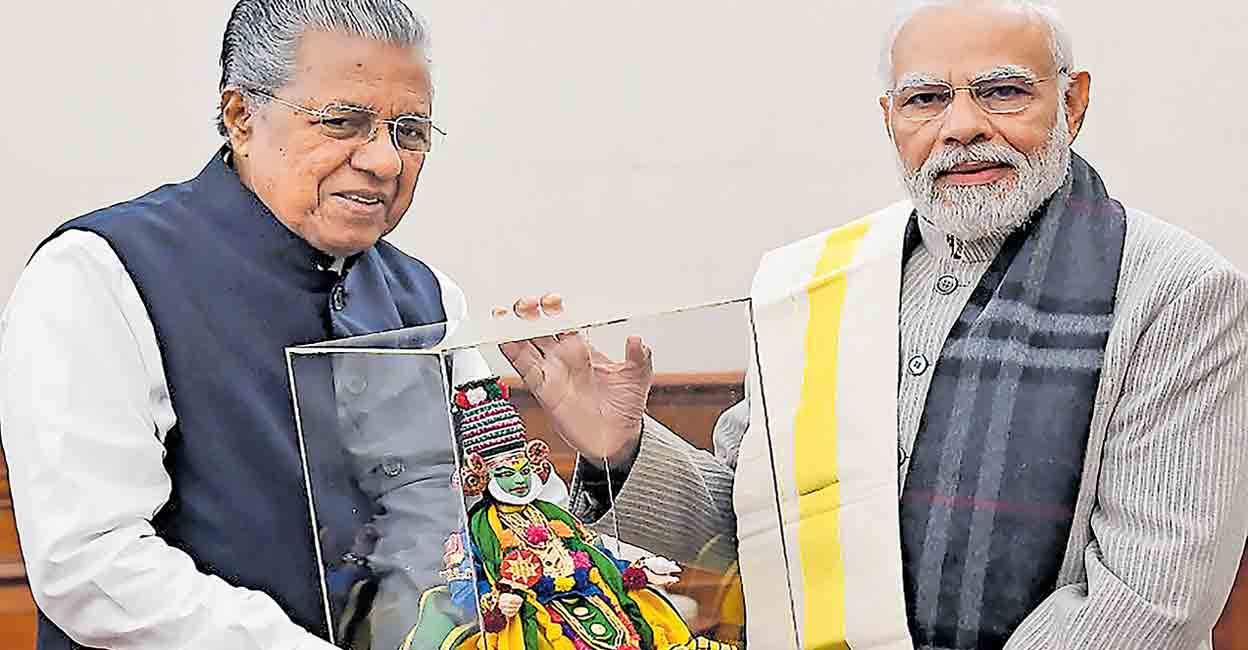 Pinarayi Gifted Kathakali Sculpture to Modi: Covid Preparedness as Discussion- Narendra Modi |  Pinarayi Vijayan