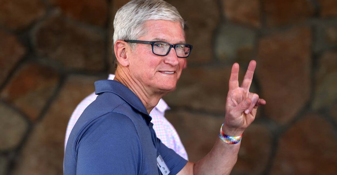 SUN VALLEY, IDAHO - JULY 08: Apple CEO Tim Cook attends the Allen & Company Sun Valley Conference on July 08, 2021 in Sun Valley, Idaho. After a year hiatus due to the COVID-19 pandemic, the world’s most wealthy and powerful businesspeople from the media, finance, and technology worlds will converge at the Sun Valley Resort for the exclusive week-long conference.   Kevin Dietsch/Getty Images/AFP (Photo by Kevin Dietsch / GETTY IMAGES NORTH AMERICA / Getty Images via AFP)