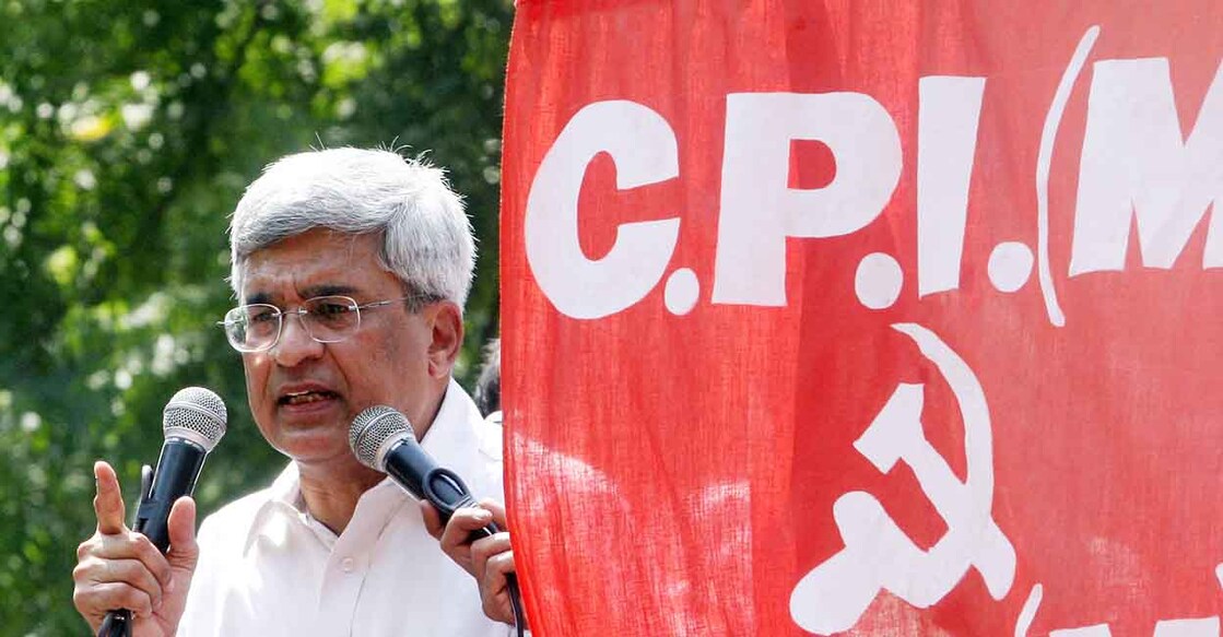 General Secretary of the Communist Party of India Marxist (CPI-M) Prakash Karat addresses CPM supporters at a demonstration against an Indo-US nuclear deal in New Delhi, 18 September 2007.  The CPI-M are staging nationwide protests against the agreement between the US and India which is termed '123', which covers civil nuclear technology, and seeks to bring India into the loop of global atomic commerce after a gap of three decades, was rejected almost immediately by the Indian opposition and Indian Prime Minister Manmohan Singh's communist allies.  AFP PHOTO/RAVEENDRAN (Photo by RAVEENDRAN / AFP)