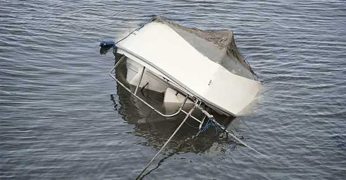 tourist-boat-sank-off-the-uae-coast tourist-boat-sank-off-the-uae-coast