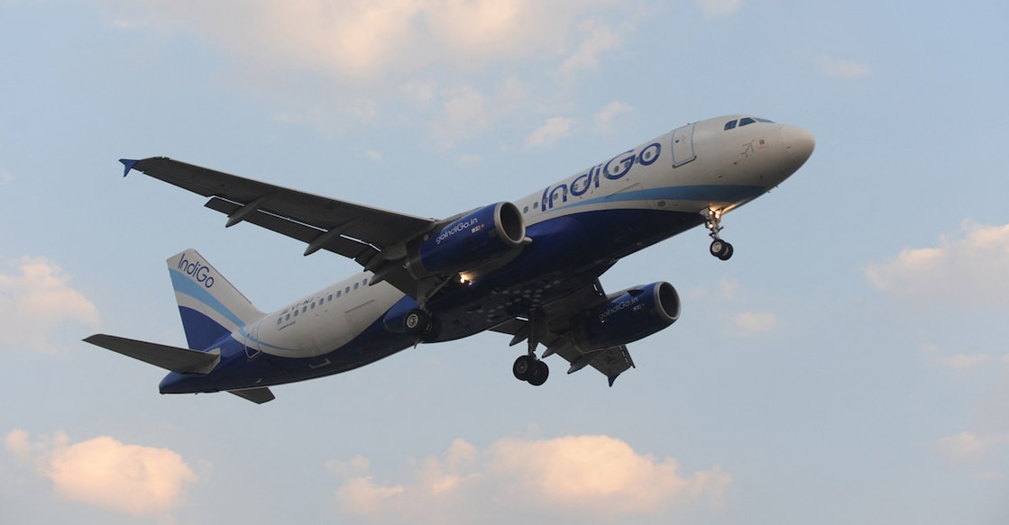 An Indigo Airlines plane approaches Ahmedabad airport on December 27, 2010. Thousands of air passengers got stranded as many flights across India got delayed or cancelled due to poor visbility caused by heavy fog. AFP PHOTO / Sam PANTHAKY (Photo by SAM PANTHAKY / AFP)