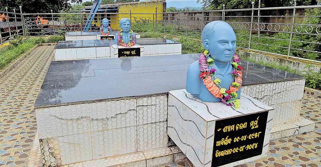 draupadi-murmu-husband-and-children-memorial ദ്രൗപദിയുടെ ഭർത്താവിന്റെയും മക്കളുടെയും സ്മാരകം.