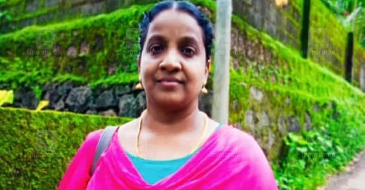 The shawl was entangled in a rubber sheet beating machine;  The young woman died  Kozhikode