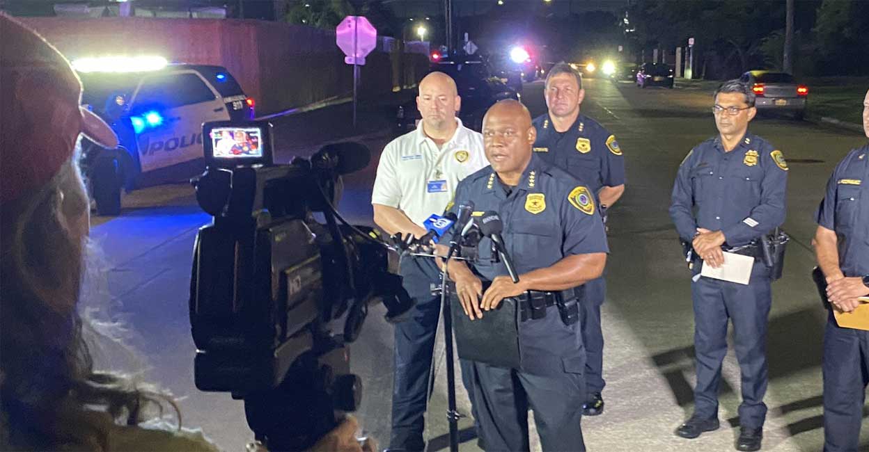 ഹൂസ്റ്റണിൽ കെട്ടിടത്തിന് തീയിട്ടശേഷം വെടിവയ്പ്പ് 4 മരണം; 2 പേർക്ക്