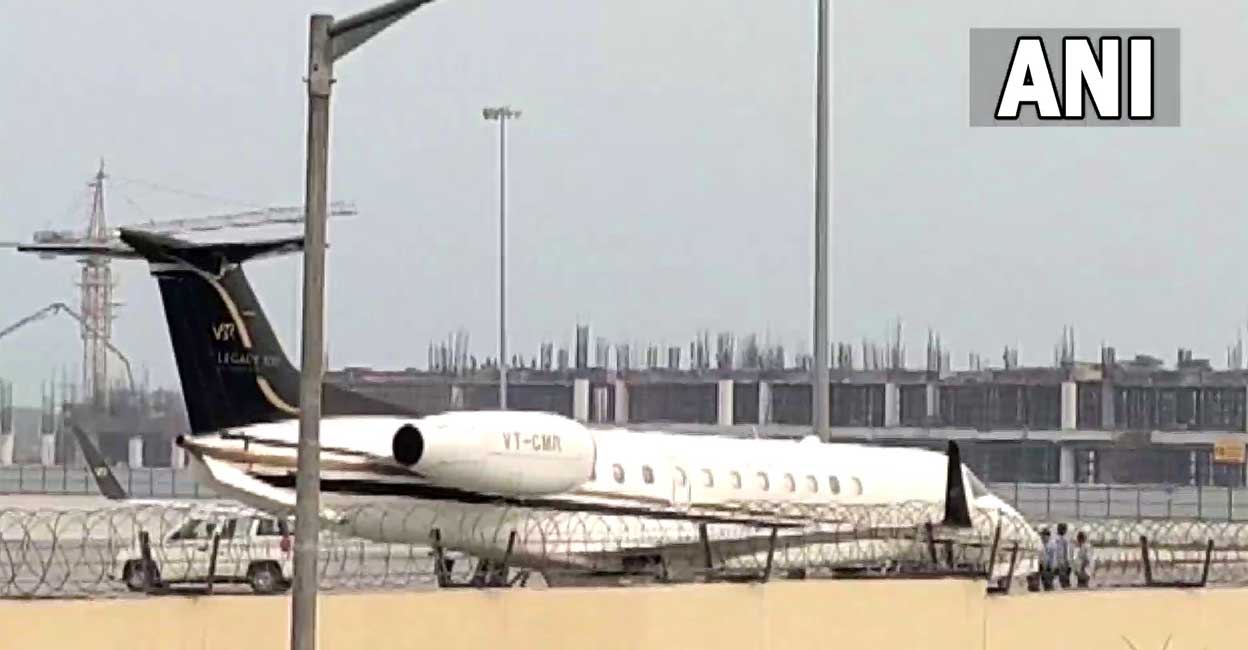 സാങ്കേതിക തകരാർ: ഡൽഹിക്കു പറന്ന ജഗൻ മോഹൻ റെഡ്ഡിയുടെ വിമാനം ...