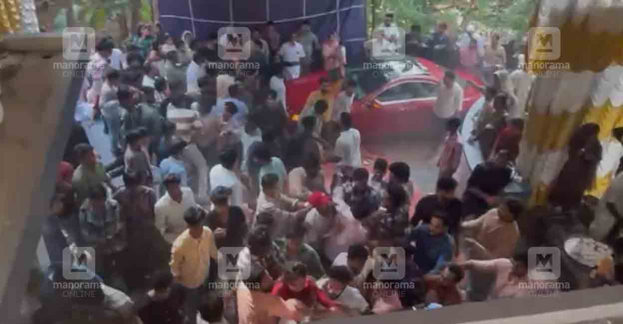 The groom’s friends set off firecrackers, then burst into applause;  Clash at Wedding house – Clash at Wedding house |  Mepayur