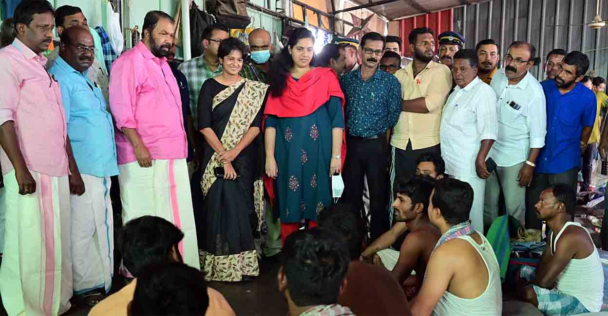 Minister’s lightning visit to the labor camp where guest workers are crowded in Chala – Labor Camp