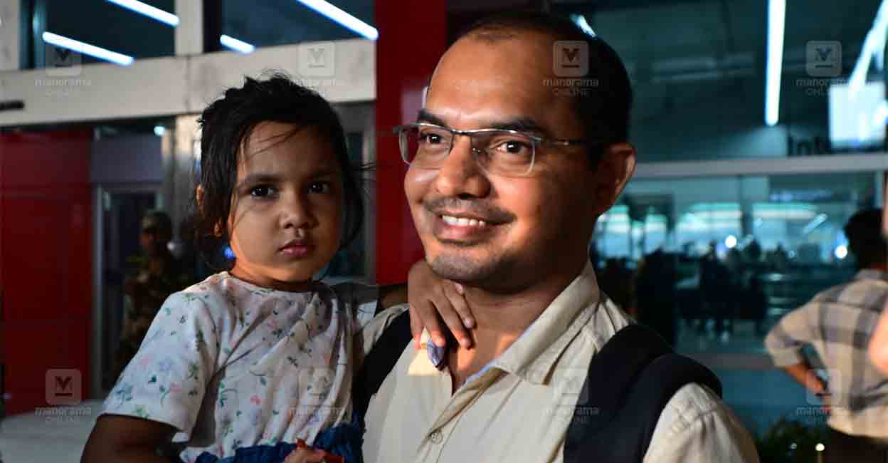 ഓപ്പറേഷൻ അജയ്: ആദ്യവിമാനം ഡൽഹിയിലെത്തി, സംഘത്തിൽ 212 പേർ- Operation ...