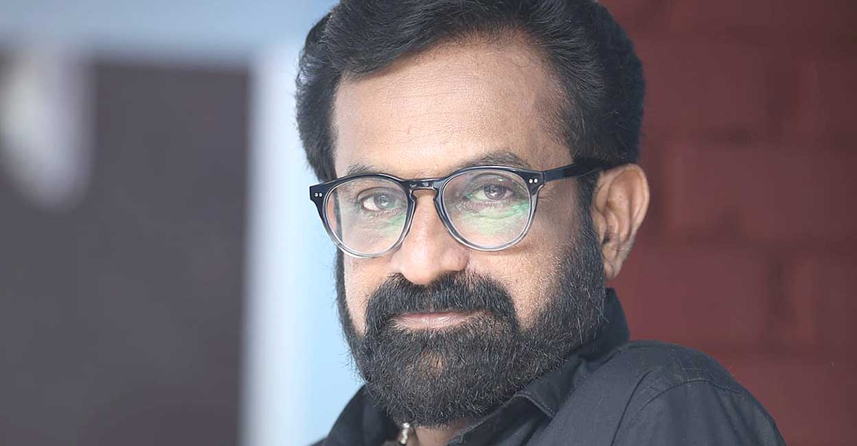 ഷൂട്ടിങ്ങിനെത്തിയ ഡോ. രജിത്കുമാറിനു നേരെ തെരുവുനായ് ആക്രമണം; കാലി ...
