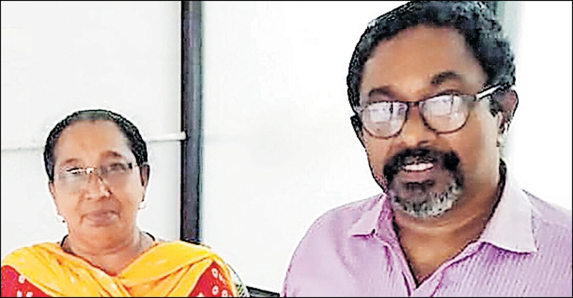 jojo-joseph-marykutty-joseph പൂജാ ബംപർ ലോട്ടറിയുടെ ഒന്നും രണ്ടും സമ്മാനങ്ങൾക്ക് അർഹമായ ടിക്കറ്റുകൾ വിറ്റ കാസർകോട് മജീർപള്ളത്തെ ഭാരത് ലോട്ടറി ഏജൻസിയിലെ ജോജോ ജോസഫും ഭാര്യ മേരിക്കുട്ടിയും.