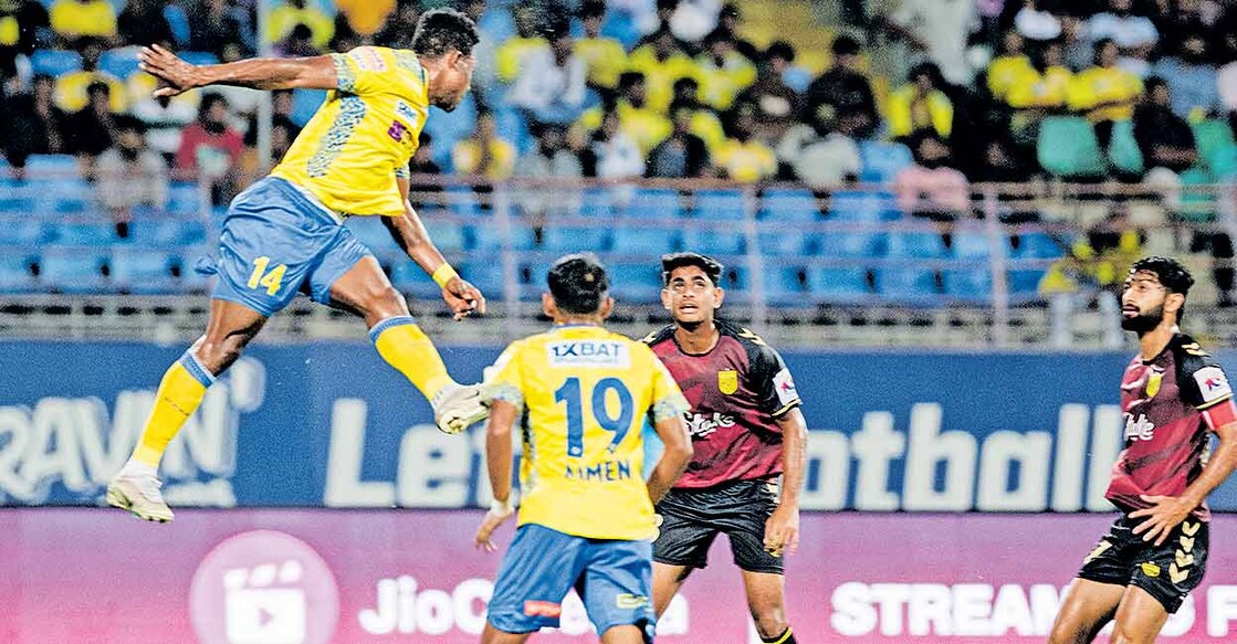 kerala-blasters-vs-hydrabad-fc kerala-blasters-win-against-hyderabad-fc-in-isl-football