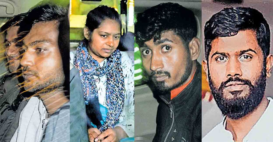 parliament-security-breach-accused (1) പാർലമെന്റിന് അകത്തു പ്രതിഷേധിച്ച സംഭവത്തിൽ പിടിയിലായ സാഗർ ശർമ, പുറത്തു പ്രതിഷേധിച്ച നീലം ദേവി, അമോൽ ഷിൻഡെ എന്നിവരെ ന്യൂഡൽഹിയിലെ പട്യാല ഹൗസ് കോടതിയിൽ എത്തിച്ചപ്പോൾ. (2) മനോരഞ്ജൻ