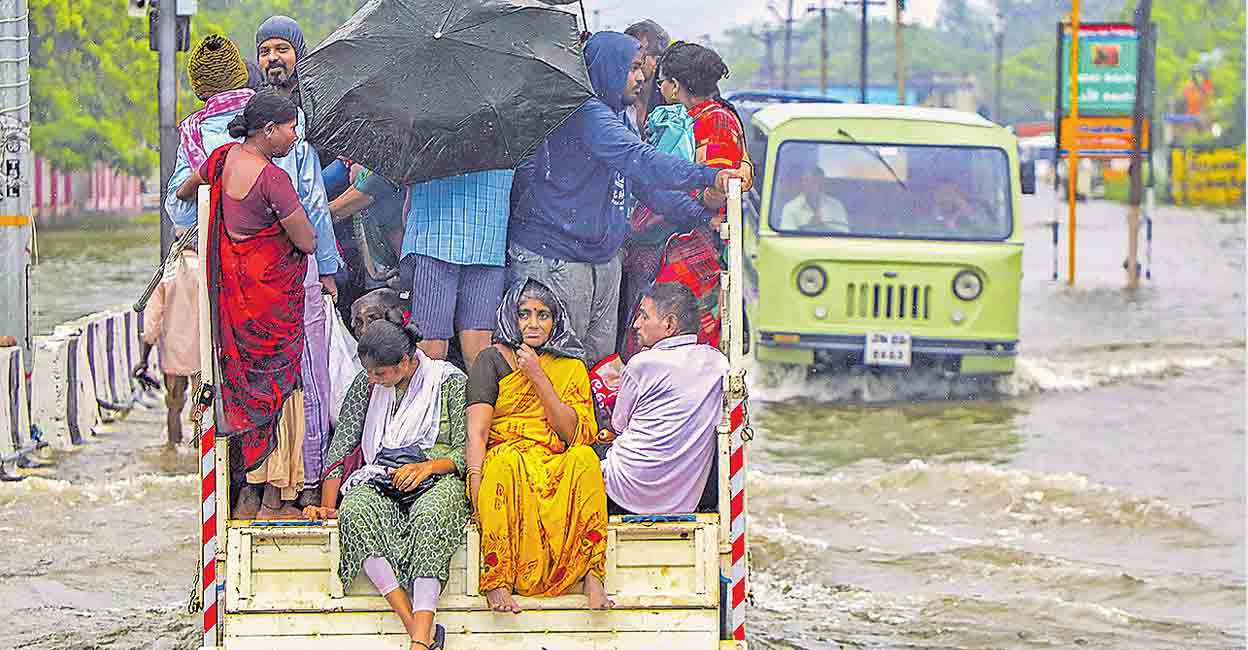 തമിഴ്നാട്ടിലേക്കുള്ള കേരളാ കിറ്റിൽ 22 ഇനങ്ങൾ : കുടുംബത്തിന് ഒരു കിറ്റ് ...