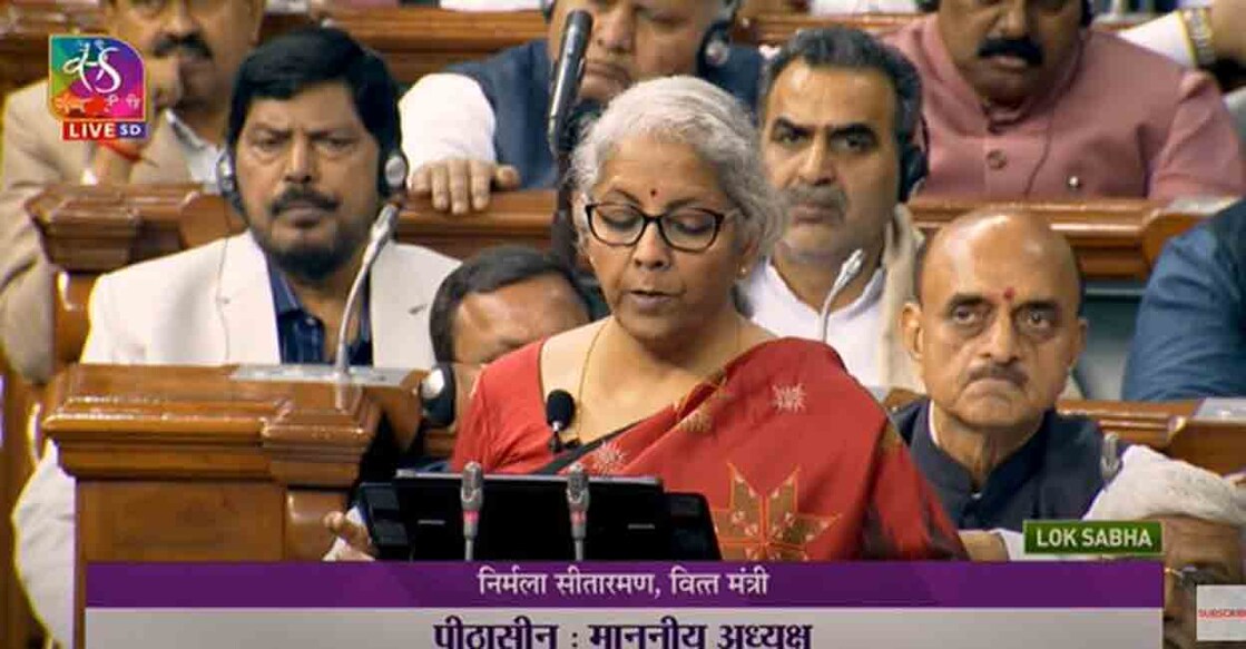 Union Budget 2023 / Nirmala Sitharaman | Photo: ANI, Twitter ധനമന്ത്രി നിർമലാ സീതാരാമൻ ബജറ്റ് അവതരിപ്പിക്കുന്നു. (ചിത്രം: എഎൻഐ, ട്വിറ്റർ)