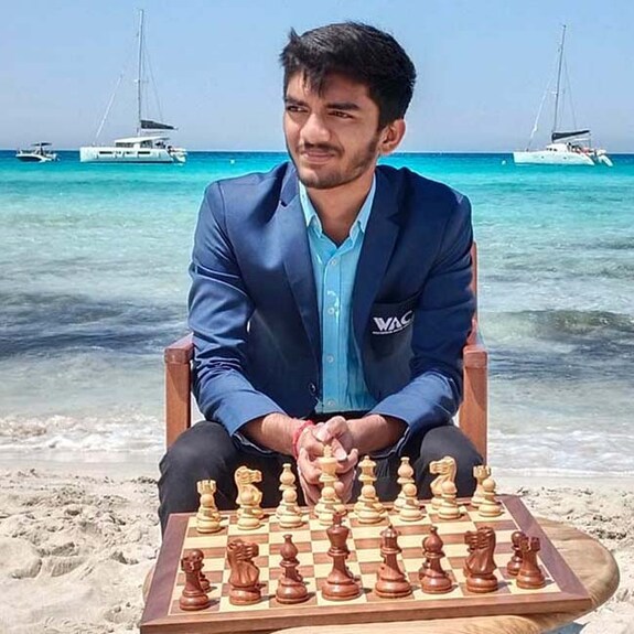 അച്ഛാ, ഞാൻ കംപ്യൂട്ടറിനെ തോൽപിച്ചു! -Akhil Anand, Viswanathan Anand, Chess