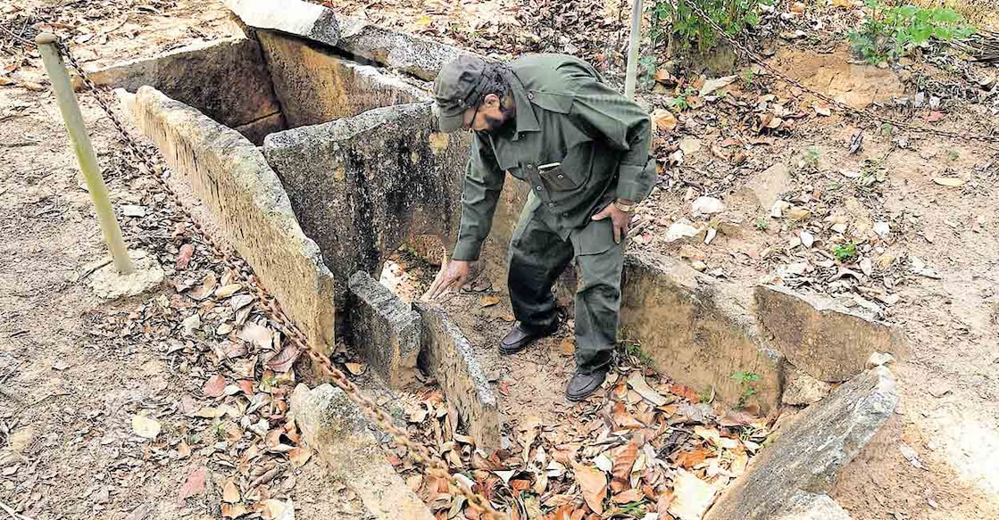 abraham-benhar-1 തന്റെ കാപ്പിത്തോട്ടത്തിലെ കല്ലറയ്ക്കു സമീപം ബെൻഹർ ചിത്രം: ജിതിൻ ജോയൽ ഹാരിം∙മനോരമ