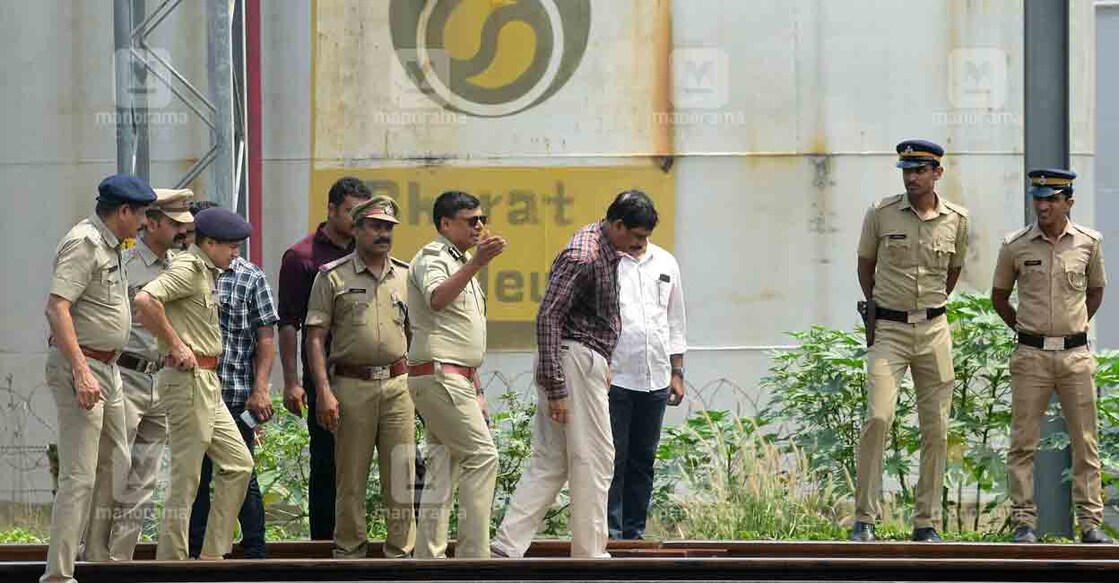 kannur-train-fire-police kannur-train-fire-police