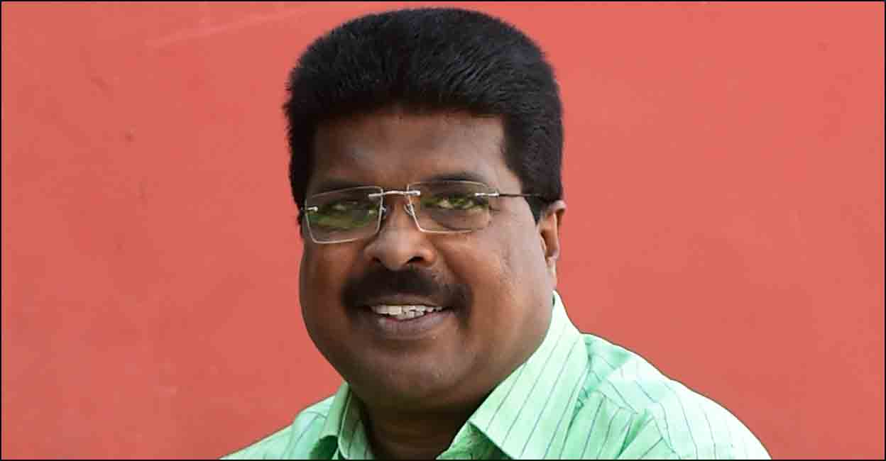 വിഭാഗീയത: ആലപ്പുഴ സിപിഎമ്മിൽ കൂട്ടനടപടി; ചിത്തരഞ്ജനെ തരംതാഴ്ത്തി ...
