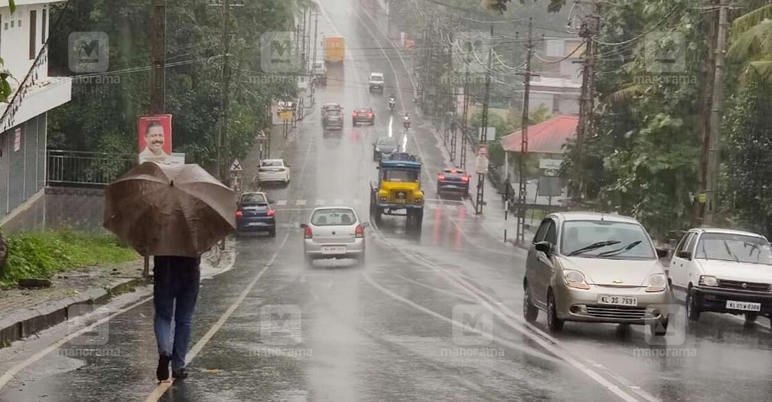 കനത്ത മഴയിൽ കോട്ടയം പാലാ ബൈപ്പാസിൽനിന്നുള്ള ദൃശ്യം. ചിത്രം: റിജോ ജോസഫ് ∙ മനോരമ