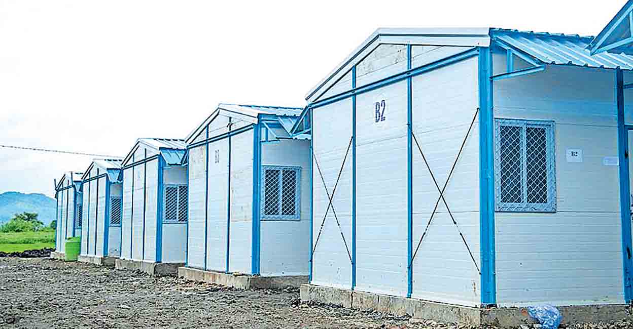 മണിപ്പുർ: താൽക്കാലിക വീടുകൾ കൈമാറി - Temporary houses handed over in ...