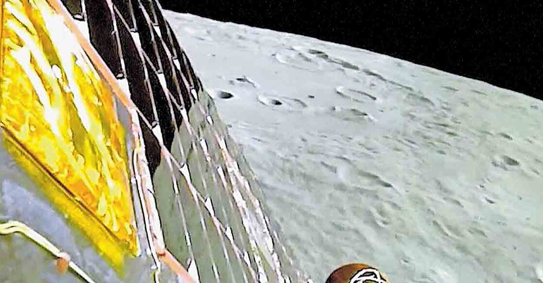 chandrayaan-3-vikram-lander വിക്രം ലാൻഡർ ചന്ദ്രോപരിതലത്തിൽ ഇറങ്ങുന്ന സമയത്തു പകർത്തിയ ചിത്രം.
