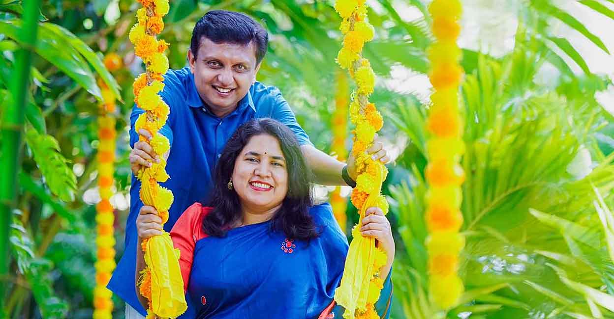 വീണയെ ഊഞ്ഞാലാട്ടി റിയാസ്; മന്ത്രിയുടെ ഓണച്ചിത്രം വൈറൽ- Family Photo ...