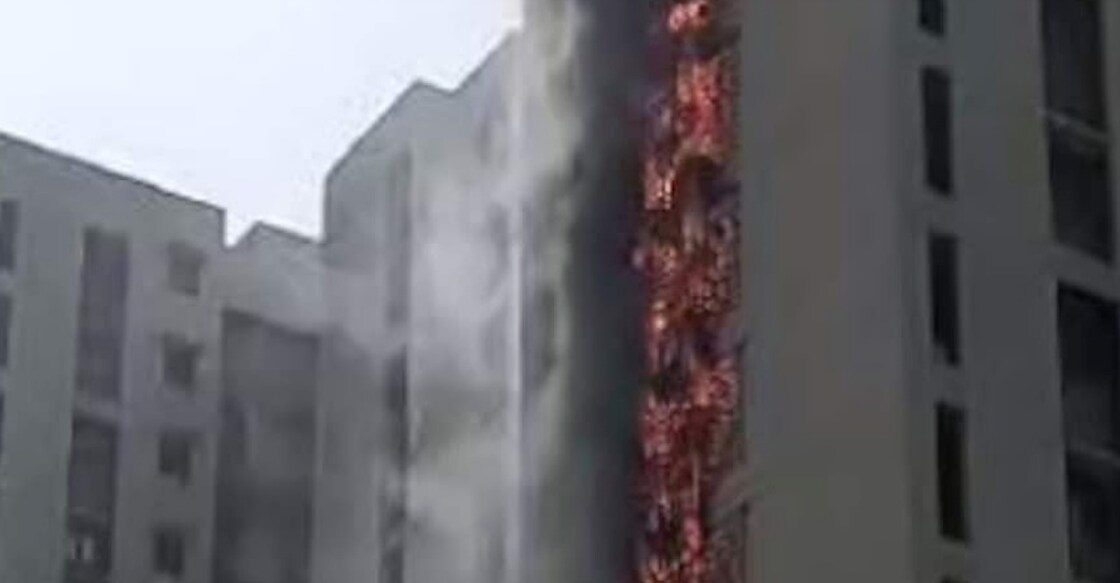 Mumbai Building Fire മുംബൈയിൽ കെട്ടിടത്തിന് തീപിടിച്ചപ്പോൾ.