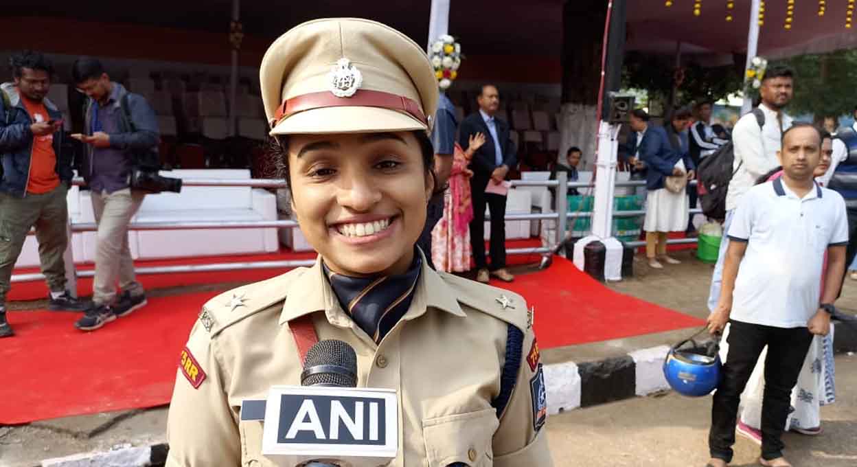 ഒഡീഷയിൽ റിപ്പബ്ലിക്ക് ദിനാഘോഷത്തിൽ പരേഡ് നയിച്ച് മലയാളി ഐപിഎസ് ...