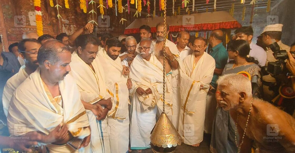 ചിത്രം: Rinku raj, മനോരമ