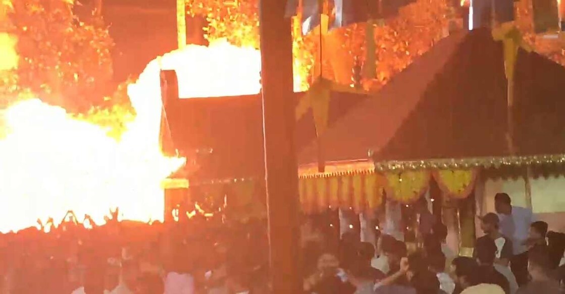 കാസർകോട് നീലേശ്വരം അഞ്ഞൂറ്റമ്പലം വീരർകാവ് ക്ഷേത്രത്തിൽ ഉത്സവത്തിനിടെ വെടിക്കെട്ട്പുരയ്ക്ക് തീപിടിച്ചപ്പോൾ (Video grab)