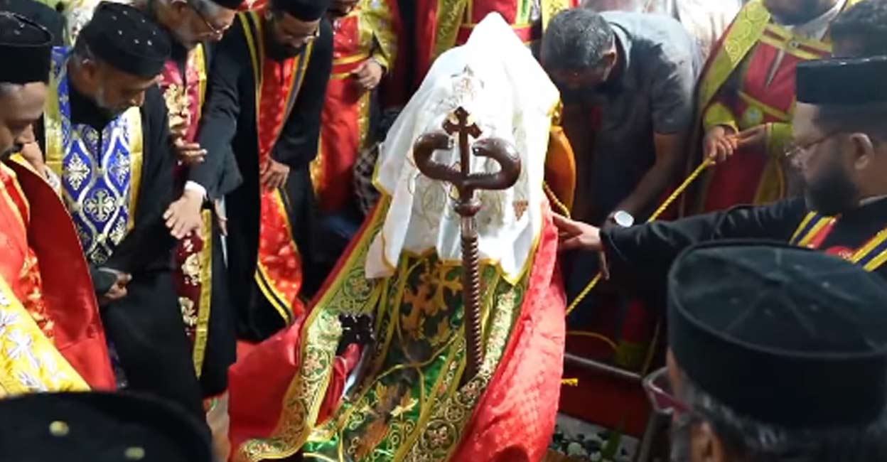 തോമസ് പ്രഥമൻ ബാവായ്ക്ക് യാത്രാമൊഴി - Baselios Thomas I Bava's funeral ...