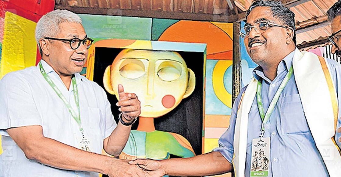 ഫൈസൽ കൊട്ടിക്കോളനും എം.പി.അഹമ്മദും ഹോർത്തൂസ് വേദിയിൽ.     
