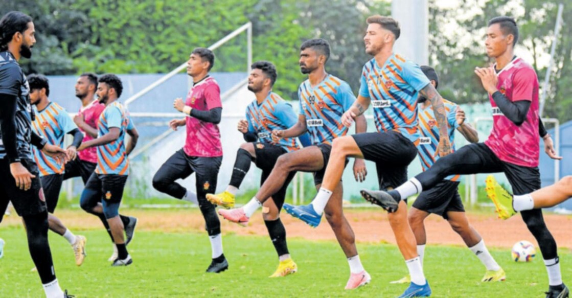 gokulam-kerala-team മഞ്ചേരി പയ്യനാട് സ്റ്റേഡിയത്തിൽ ഗോകുലം കേരള ടീം പരിശീലനം നടത്തിയപ്പോൾ