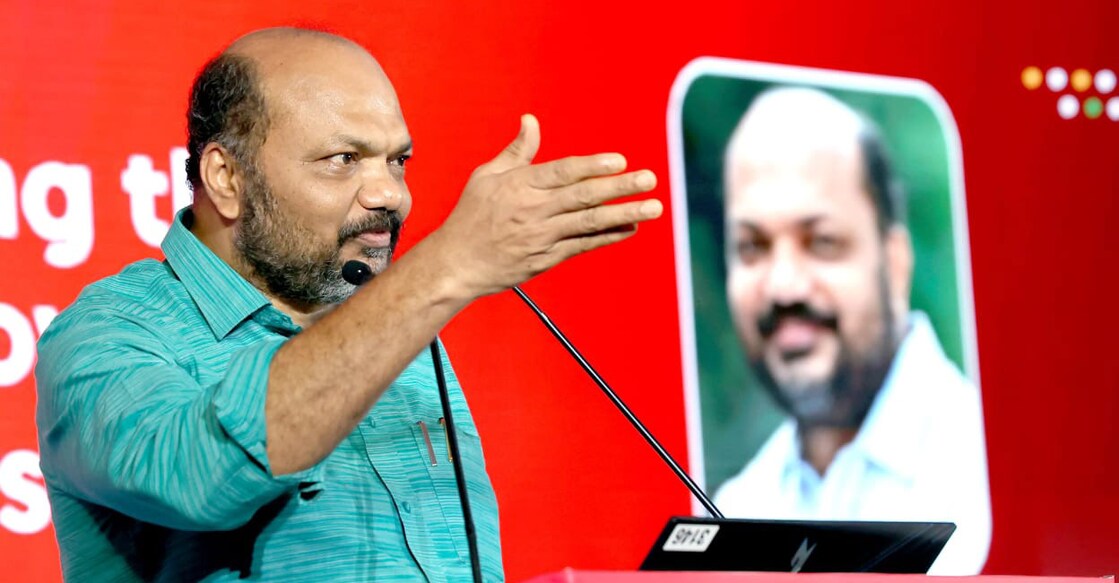  കേരള സ്റ്റാര്‍ട്ടപ്പ് മിഷന്‍ സംഘടിപ്പിക്കുന്ന ഹഡില്‍ ഗ്ലോബല്‍ 2024 ല്‍ വ്യവസായ മന്ത്രി പി. രാജീവ് സംസാരിക്കുന്നു. (Photo Special arrangement)